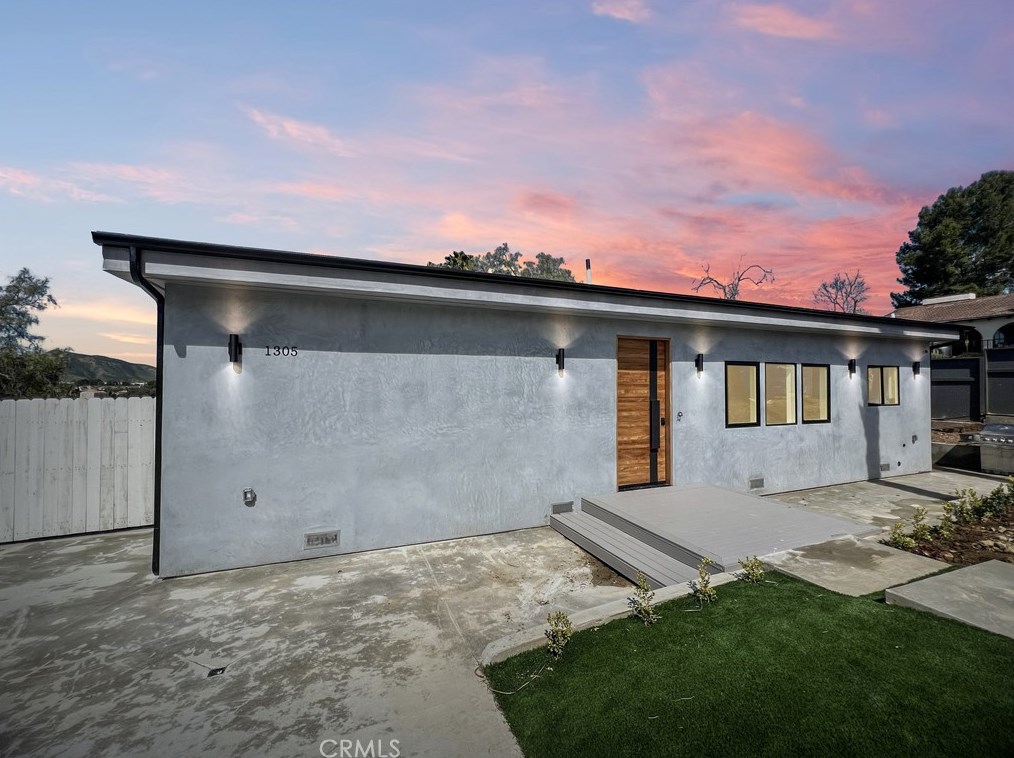 1305 Camino Cristobal, Thousand Oaks, CA 91360