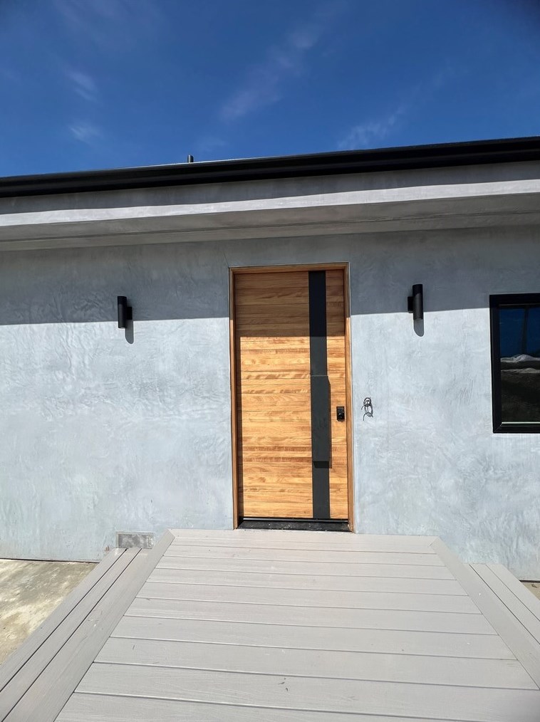 1305 Camino Cristobal, Thousand Oaks CA  91360-2261 exterior