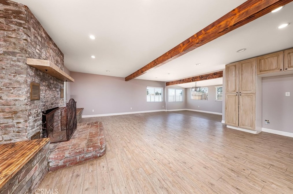 40556 11 St, Palmdale CA  93551-2019 exterior