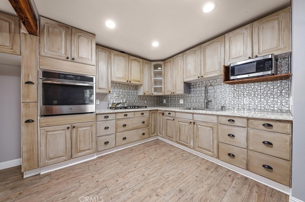 40556 11 St, Palmdale CA  93551-2019 exterior