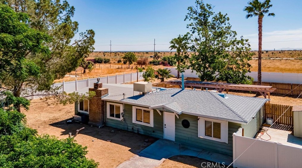 40556 11 St, Palmdale CA  93551-2019 exterior