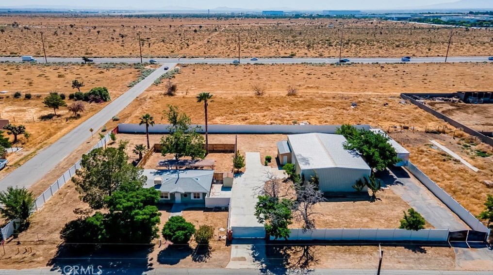 40556 11 St, Palmdale CA  93551-2019 exterior