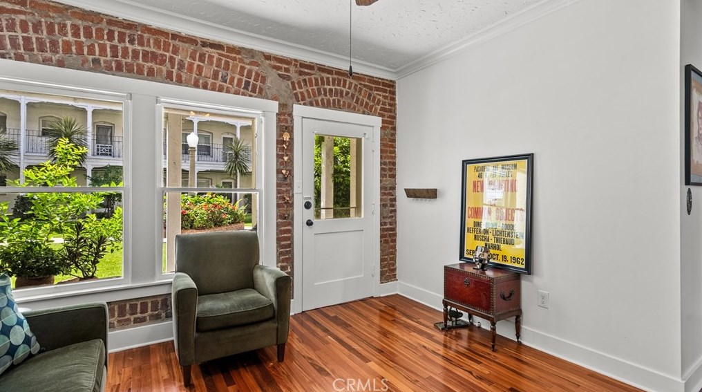 4125 S Figueroa St #108, Los Angeles, CA 90037