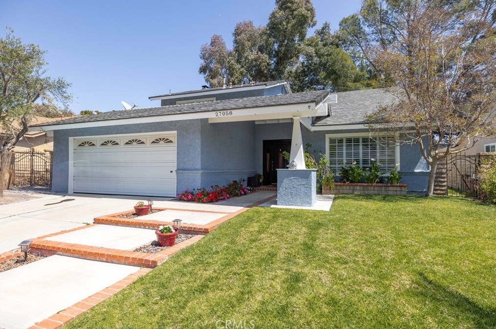 27058 Alabastro Dr, Santa Clarita, CA 91354