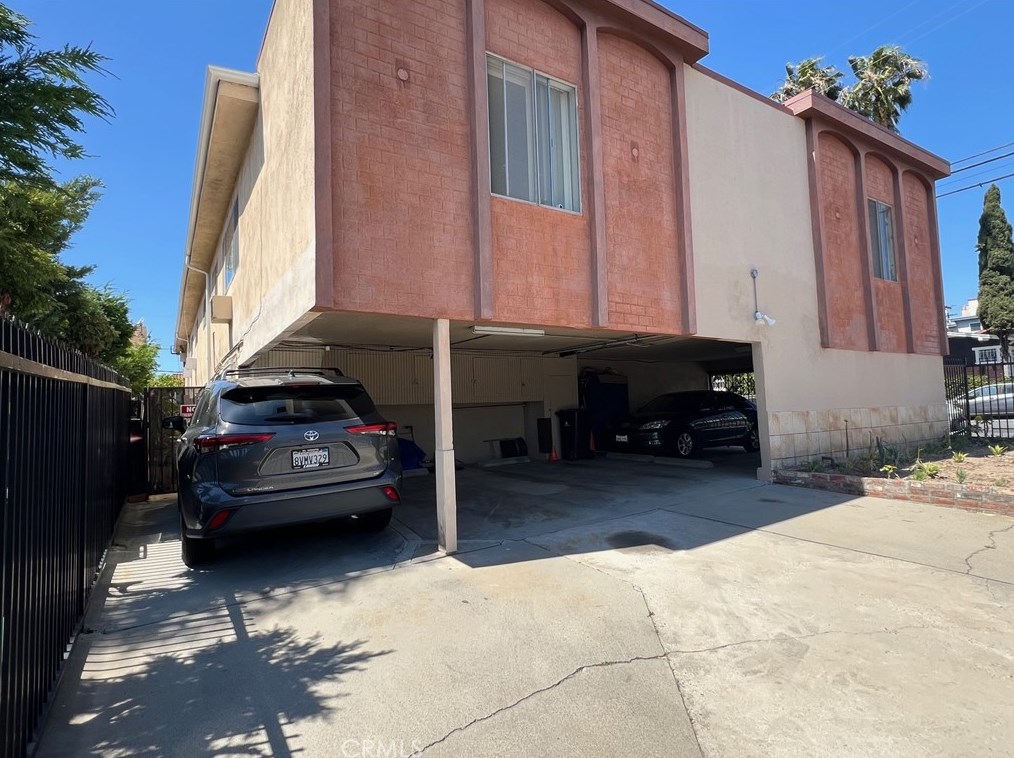 4354 Oakwood Ave, Los Angeles CA  90004-3278 exterior