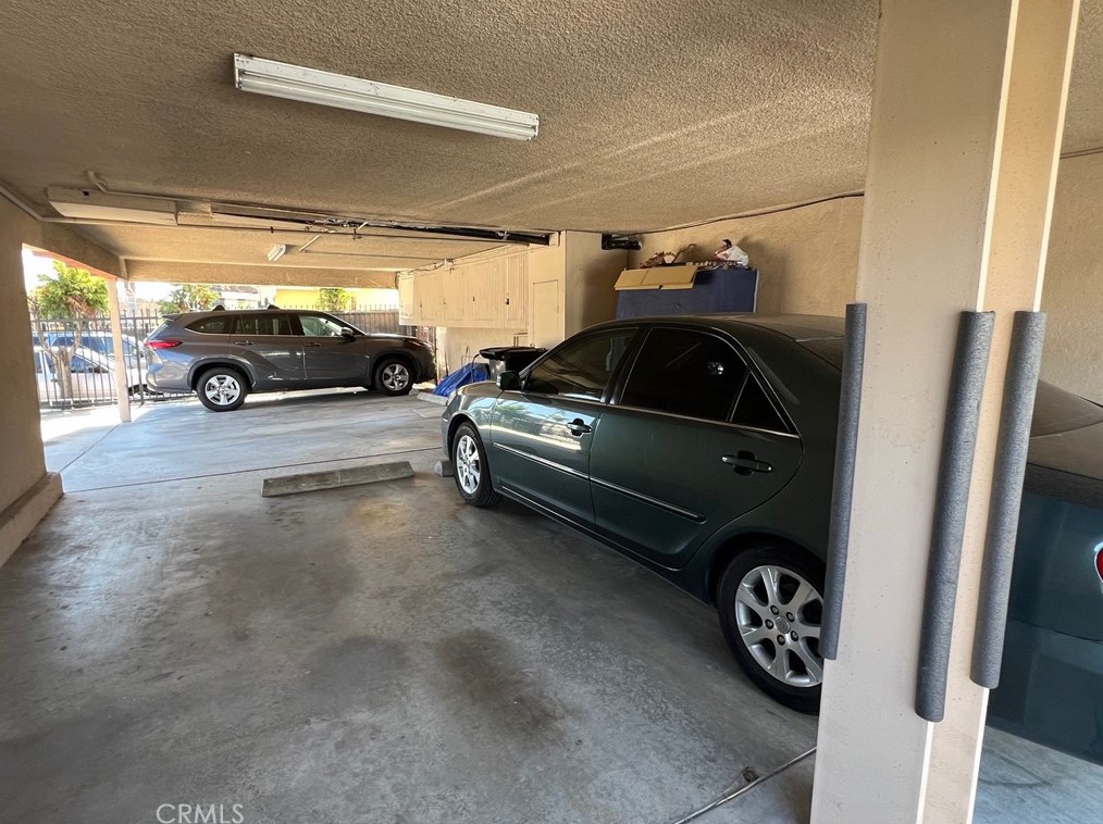 4354 Oakwood Ave, Los Angeles CA  90004-3107 exterior