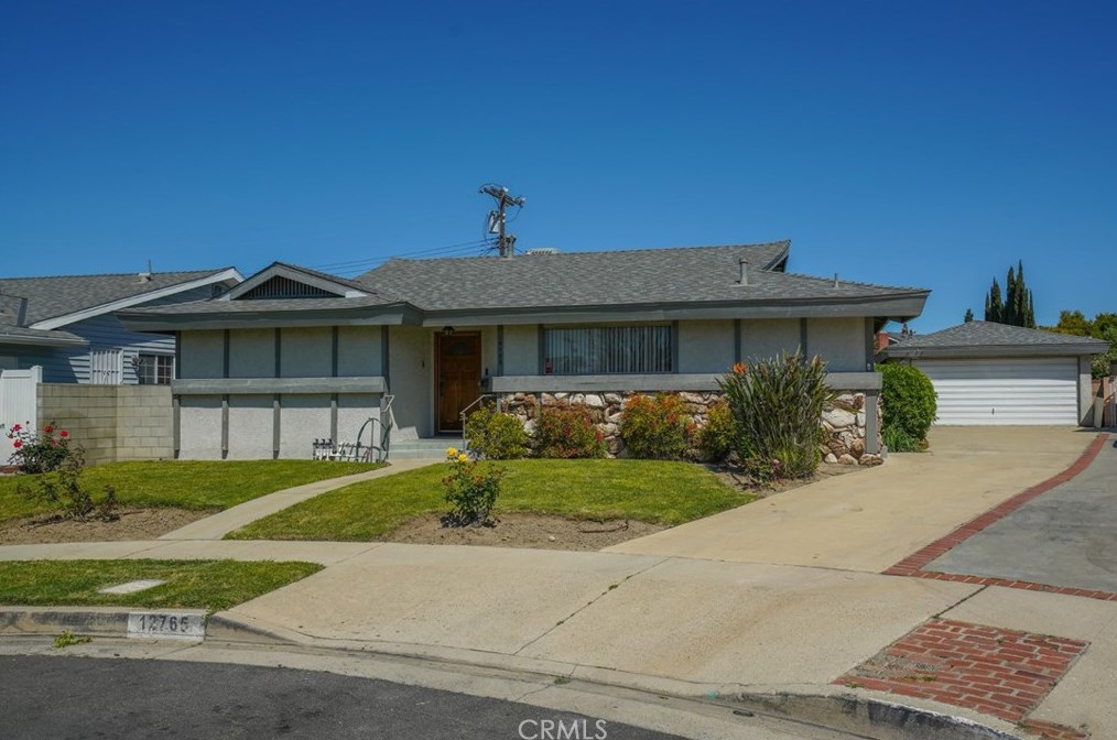 12765 Elkwood St, North Hollywood, CA 91605