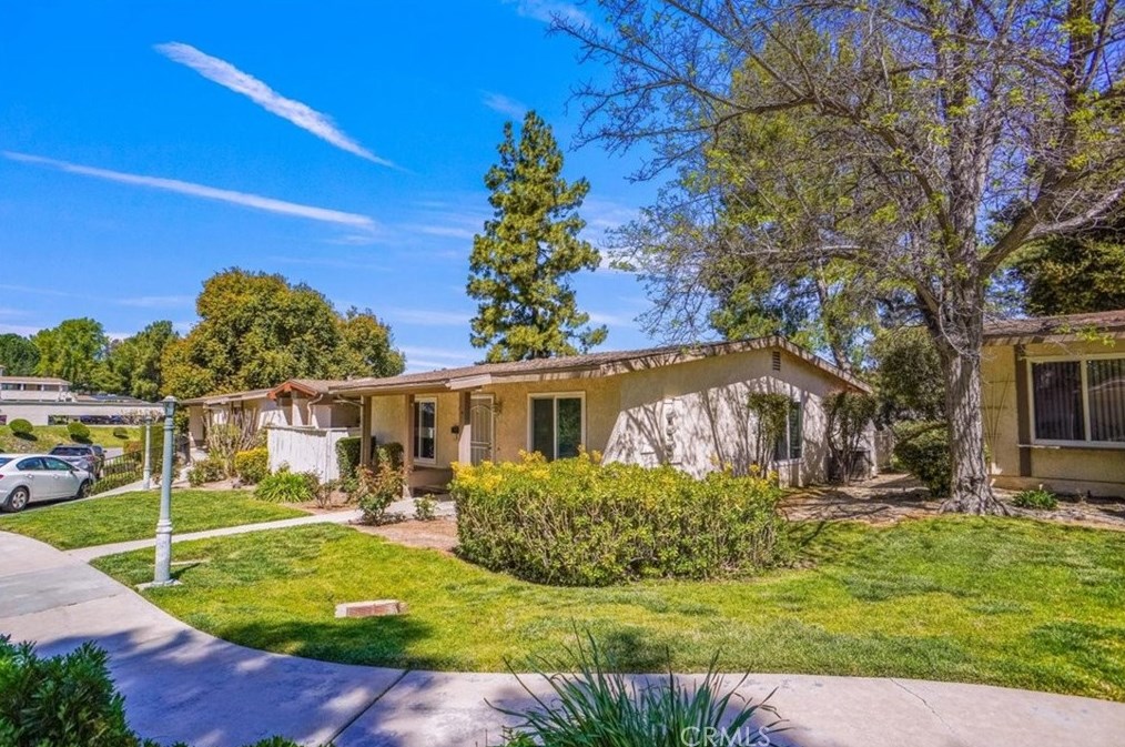 26352 Oak Plain Dr, Santa Clarita, CA 91321-1335