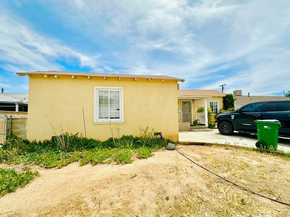 1522 E Ave R, Palmdale, CA 93550