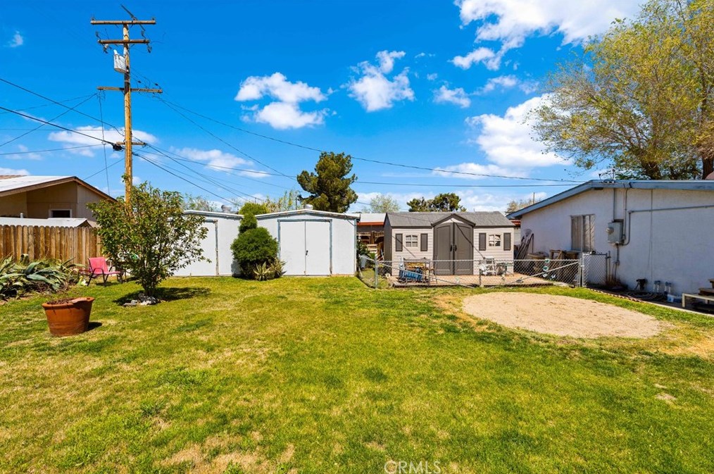 38457 Glenbush Ave, Palmdale CA  93550-4315 exterior