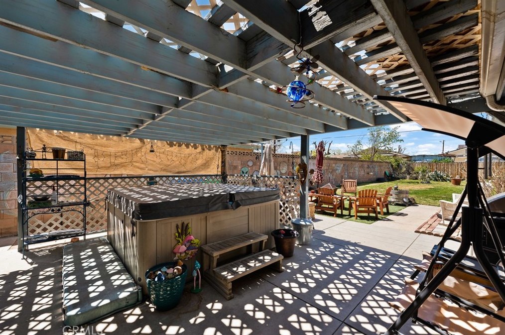 38457 Glenbush Ave, Palmdale CA  93550-4315 exterior