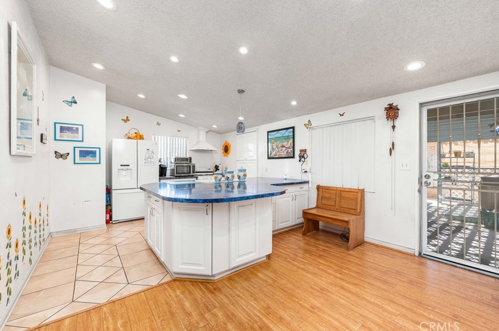 38457 Glenbush Ave, Palmdale CA  93550-4315 exterior