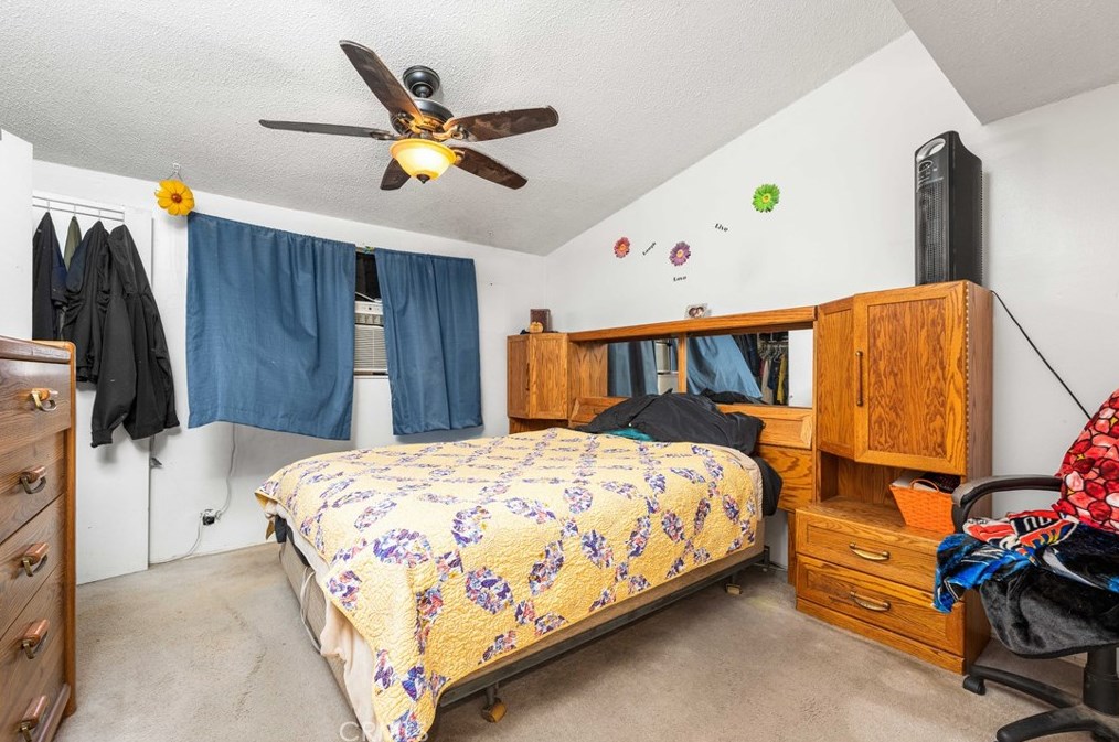 38457 Glenbush Ave, Palmdale CA  93550-4315 exterior