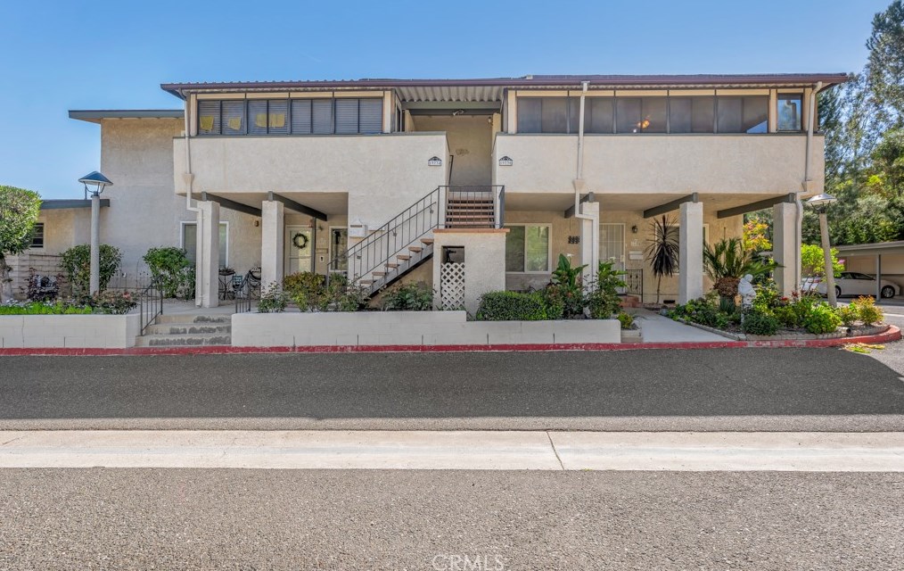 19736 Spanish Oak Dr, Santa Clarita, CA 91321-1353