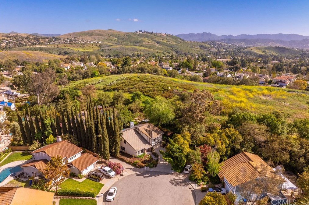 2906 Rob Ct, Thousand Oaks CA exterior