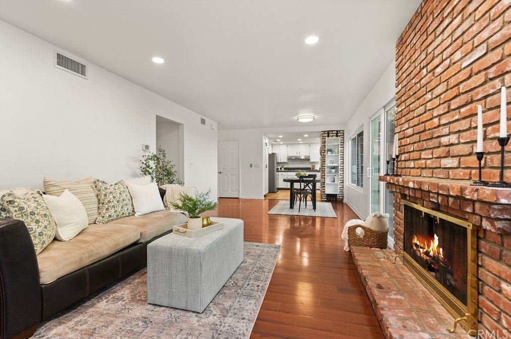 2906 Rob Ct, Thousand Oaks CA exterior