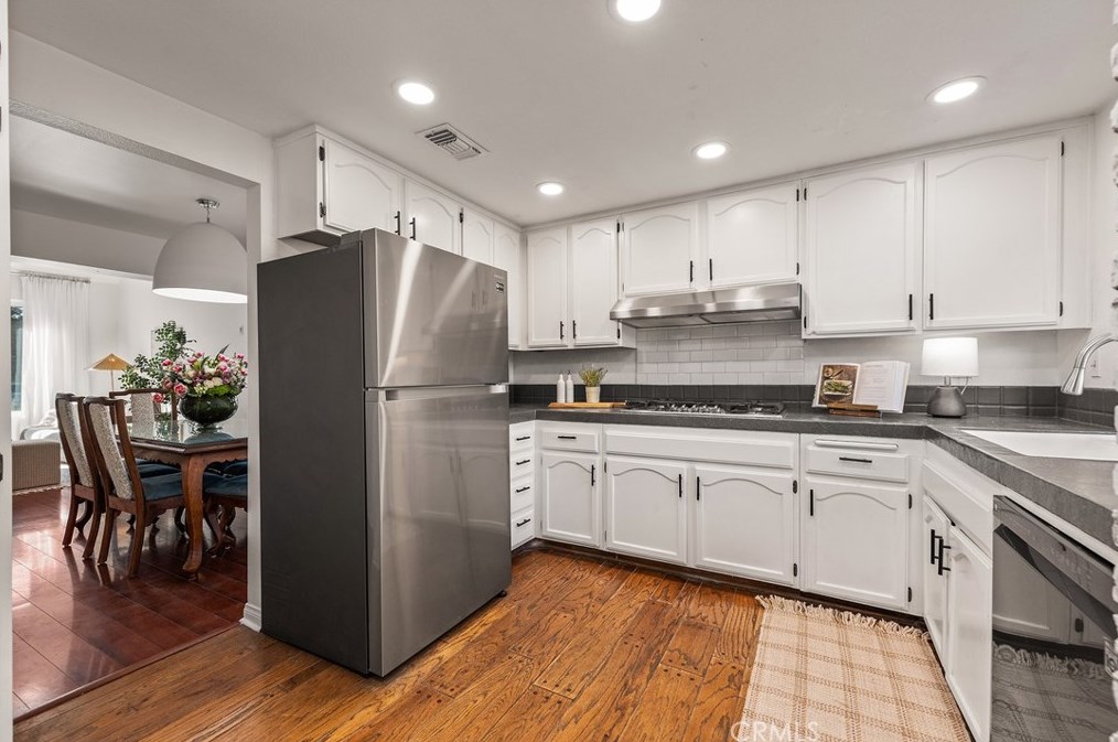 2906 Rob Ct, Thousand Oaks CA exterior