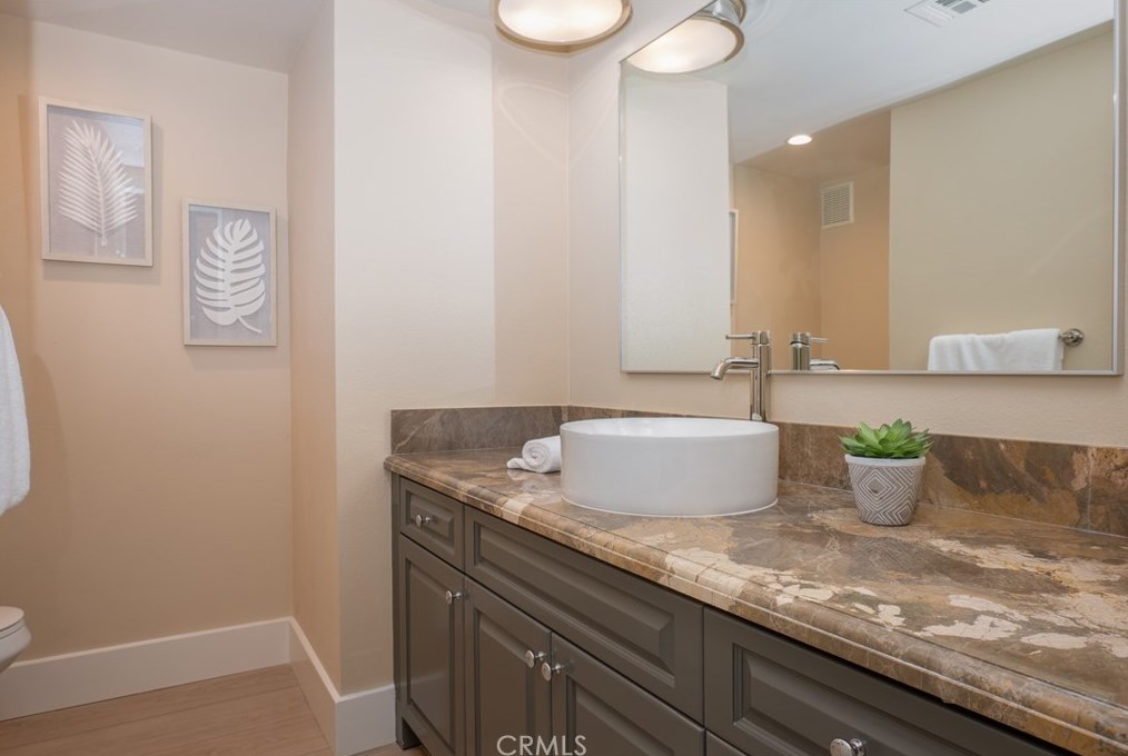 3563 Twin Lk Rdg, Thousand Oaks CA  91361-3928 exterior