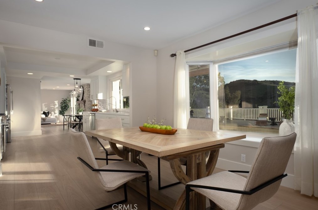 3563 Twin Lk Rdg, Thousand Oaks CA  91361-3928 exterior