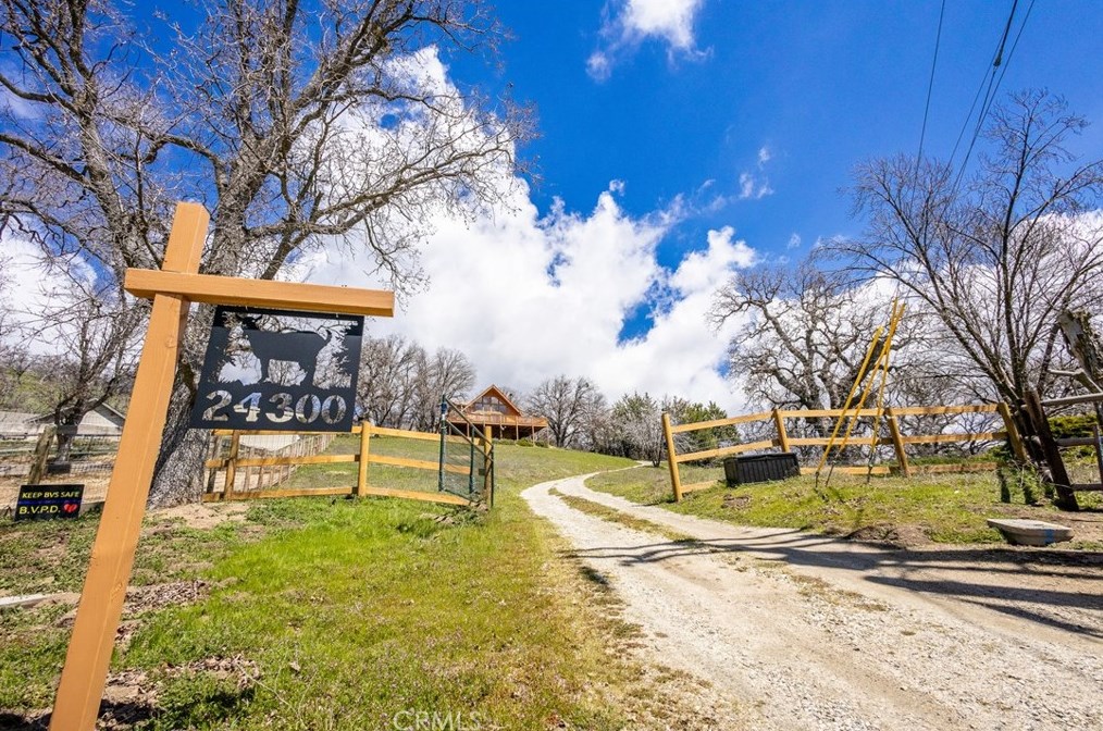 24300 Bowen Ct, Tehachapi, CA
