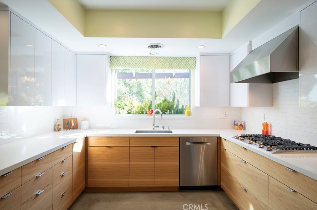 1101 San Luis Rey Dr, Glendale CA  91208-1943 exterior