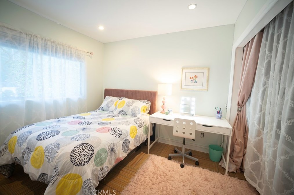 1101 San Luis Rey Dr, Glendale CA  91208-1943 exterior