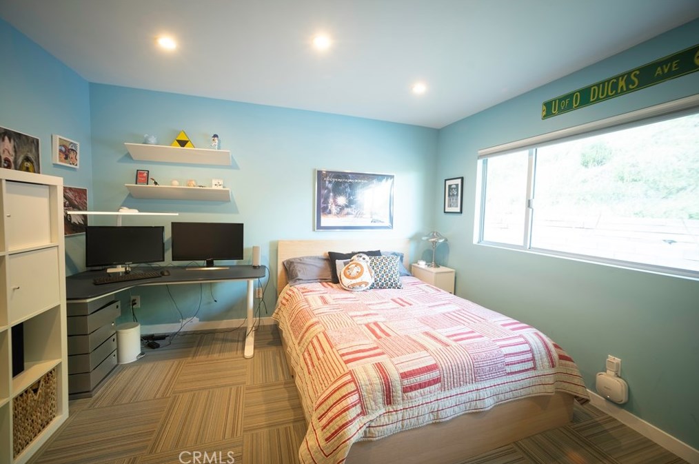 1101 San Luis Rey Dr, Glendale CA  91208-1943 exterior