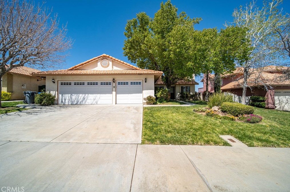3163 Crowne Dr, Palmdale, CA 93551