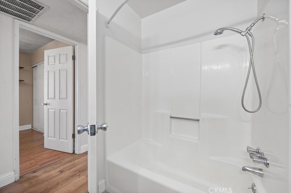 3812 Curry Ct, Bakersfield CA  93309-6272 exterior