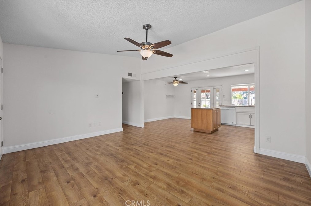 3812 Curry Ct, Bakersfield CA  93309-6272 exterior