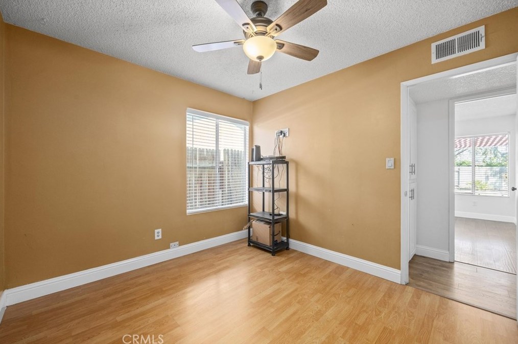 3812 Curry Ct, Bakersfield CA  93309-6272 exterior