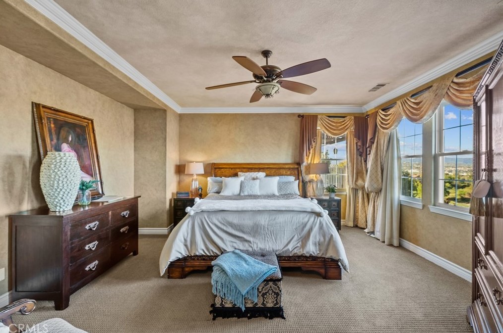 26832 Pine Hollow Ct, Santa Clarita CA  91381-0615 exterior