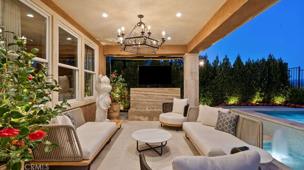 26832 Pine Hollow Ct, Santa Clarita CA  91381-0615 exterior