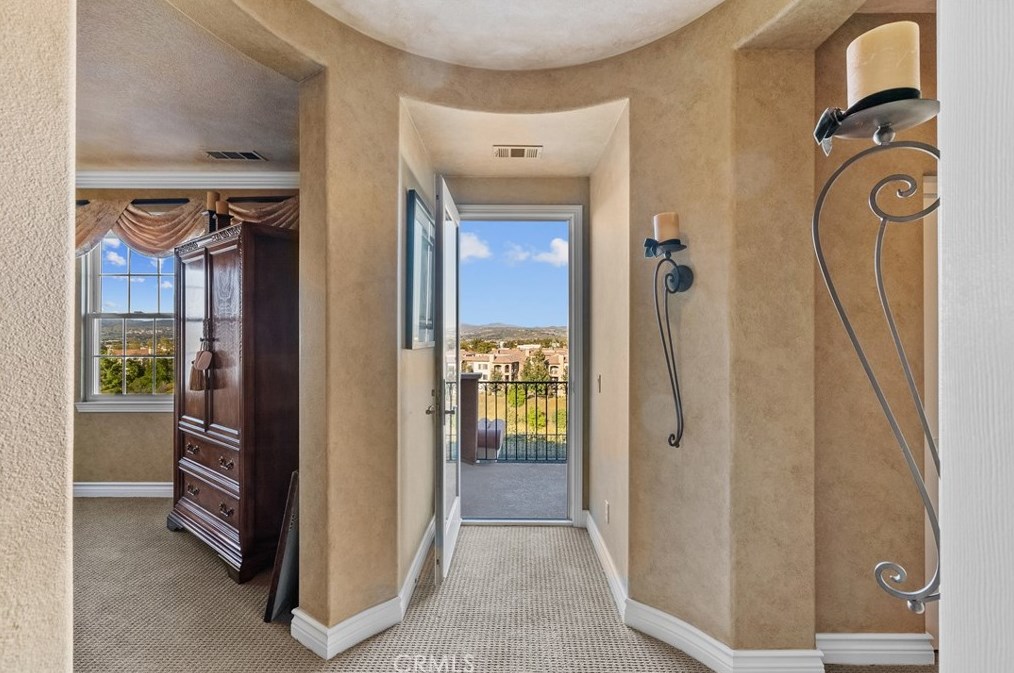 26832 Pine Hollow Ct, Santa Clarita CA  91381-0615 exterior