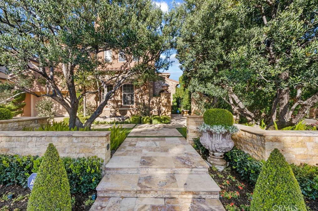 26832 Pine Hollow Ct, Santa Clarita CA  91381-0615 exterior