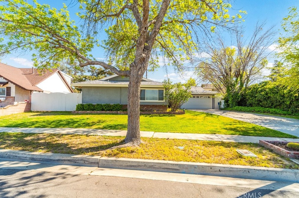 2520 Dallin St, Lancaster, CA 93536