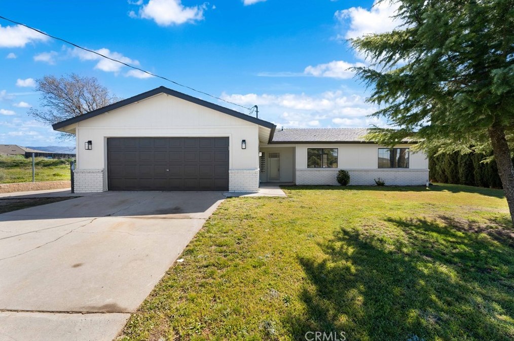 20220 Sears Dr, Tehachapi, CA 93561-6824