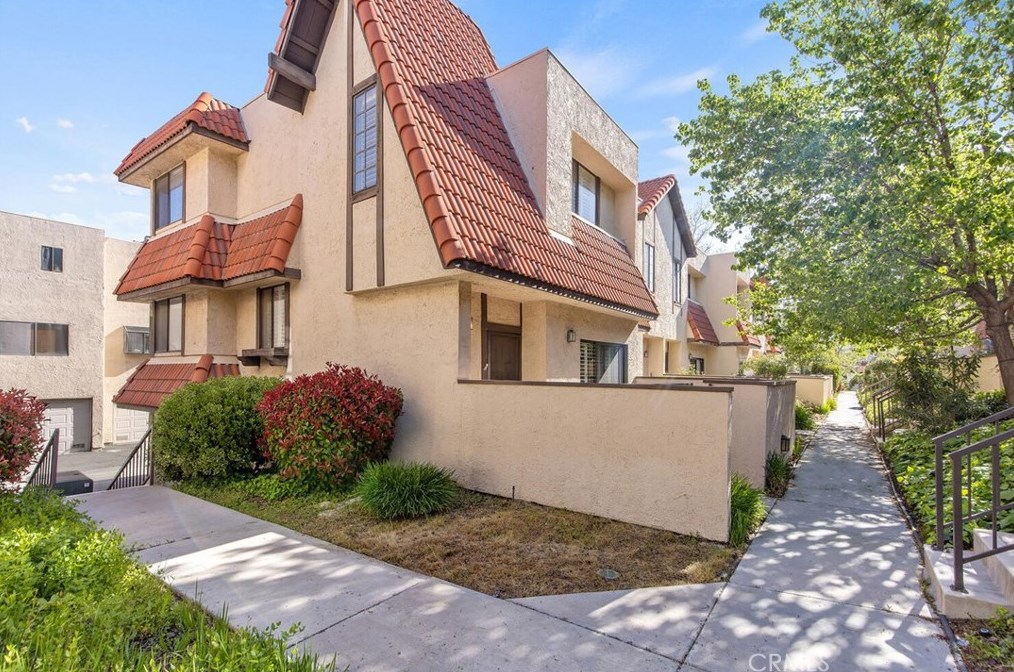 27653 Ironstone Dr #1, Santa Clarita, CA 91387