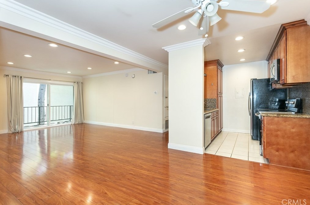 5460 White Oak Ave #k304, Van Nuys, CA 91316