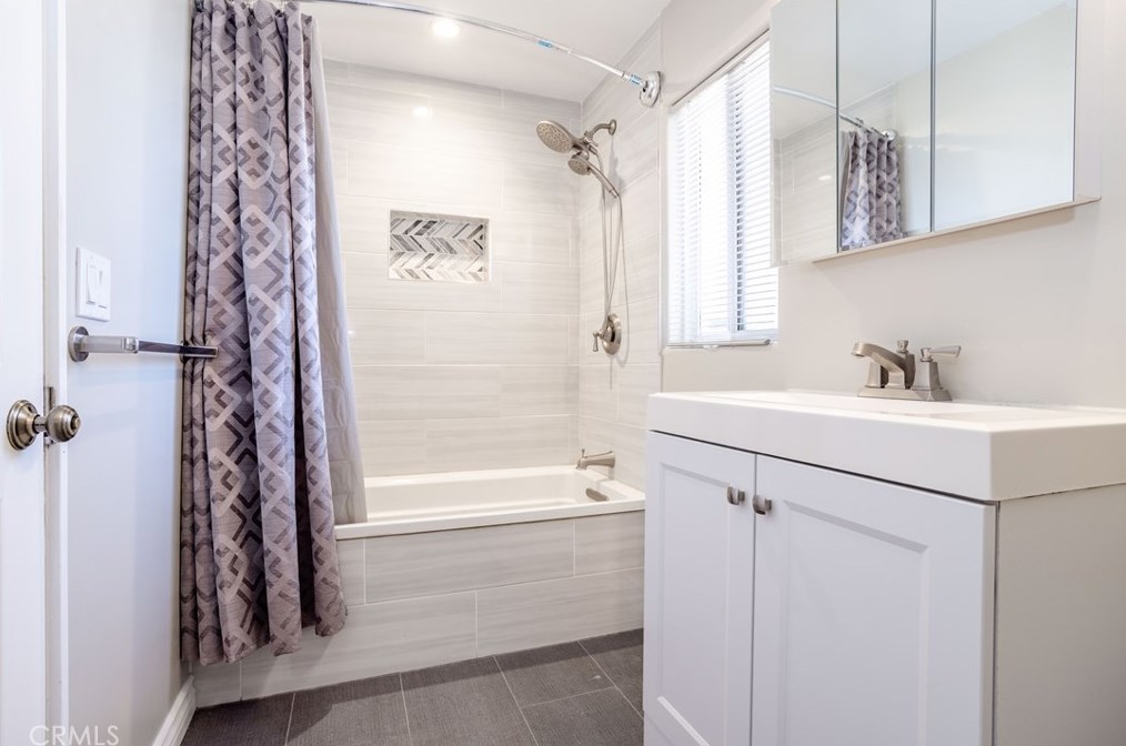 17057 Tribune St, San Fernando CA  91344-4936 exterior