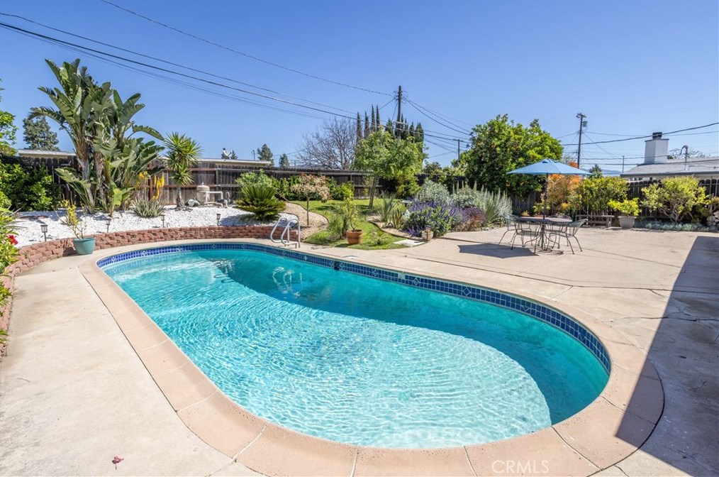 17057 Tribune St, San Fernando CA  91344-4936 exterior