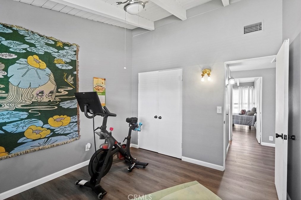 18167 Cantara St, Los Angeles CA  91335-1010 exterior