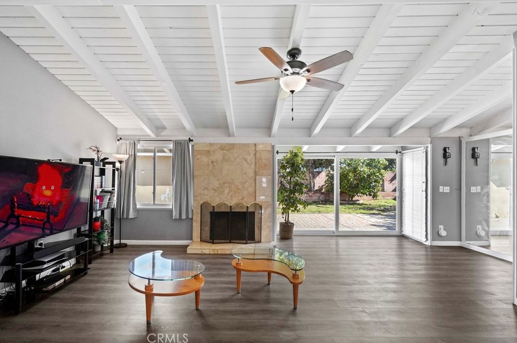 18167 Cantara St, Los Angeles CA  91335-1010 exterior