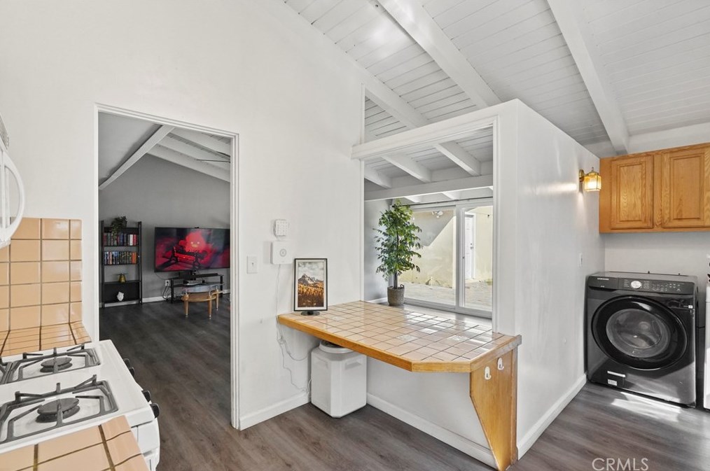 18167 Cantara St, Los Angeles CA  91335-1010 exterior