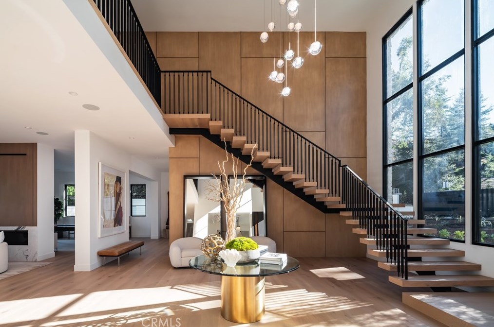 5015 Otis Ave, Los Angeles CA  91356-4210 exterior