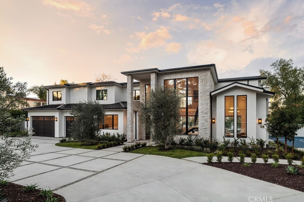 5015 Otis Ave, Los Angeles CA  91356-4210 exterior