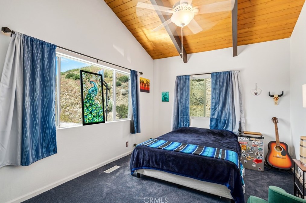 5605 Elizabeth Lake Rd, Palmdale CA  93551-7102 exterior