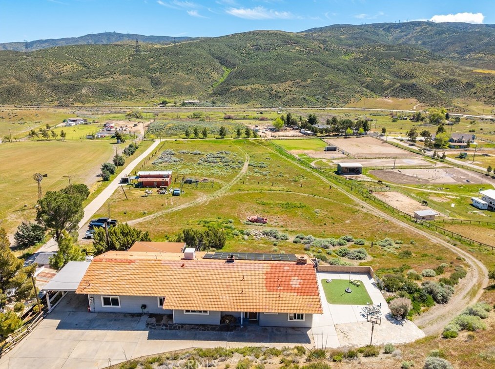 5605 Elizabeth Lake Rd, Palmdale CA  93551-7504 exterior