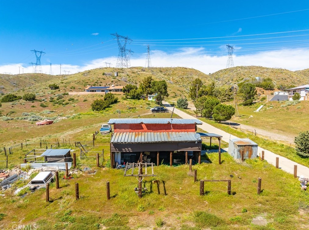 5605 Elizabeth Lake Rd, Palmdale CA  93551-7102 exterior