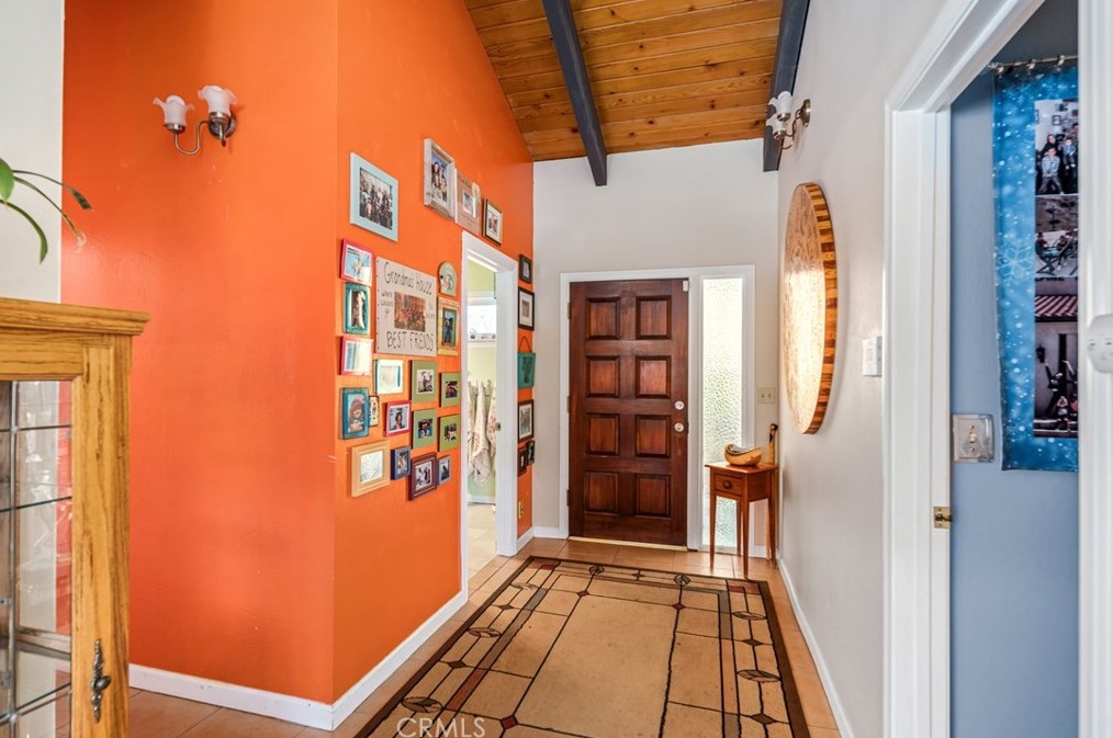 5605 Elizabeth Lake Rd, Palmdale CA  93551-7102 exterior